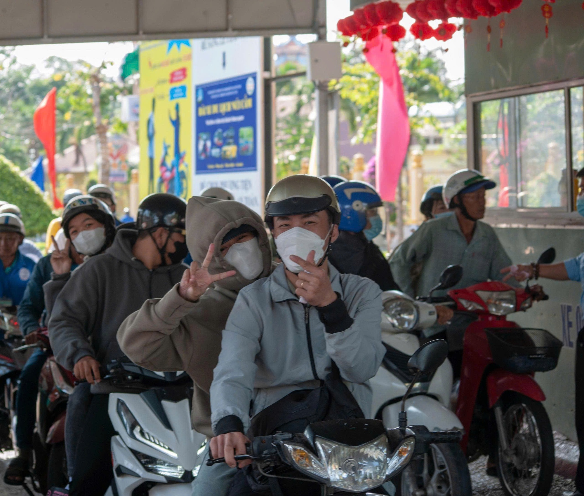 Bất ngờ lượng khách du xuân vùng Bảy Núi và Phú Quốc- Ảnh 3.