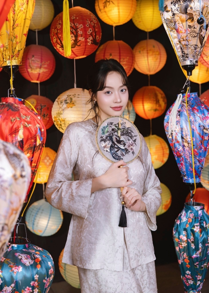 Thanh Thủy trong bộ ảnh đón Tết.