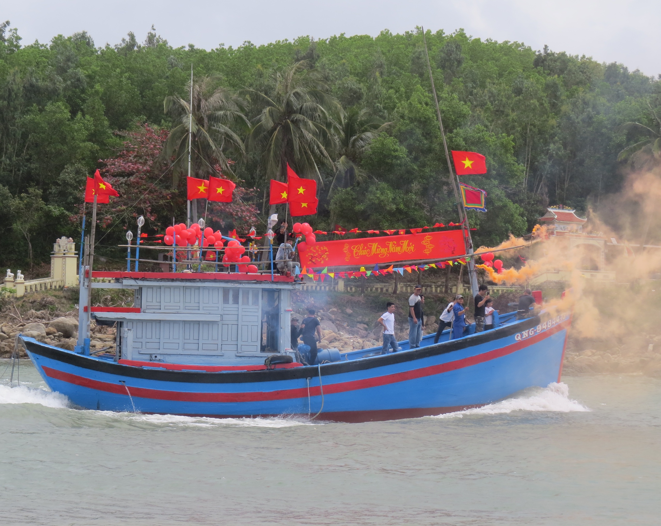 Ngư dân Sa Huỳnh nô nức ra biển, đón đại lợi đầu năm- Ảnh 4.