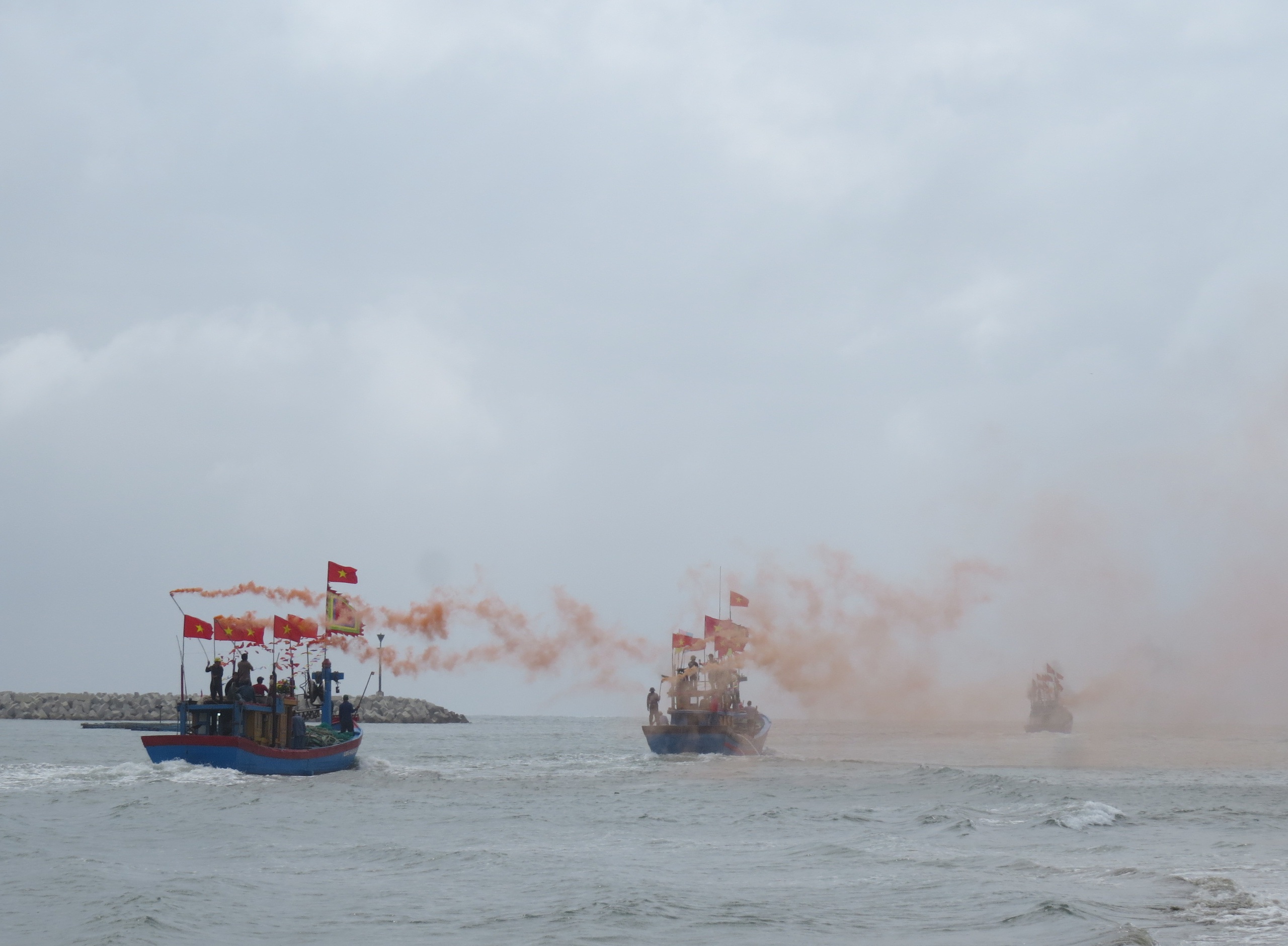 Ngư dân Sa Huỳnh nô nức ra biển, đón đại lợi đầu năm- Ảnh 5.