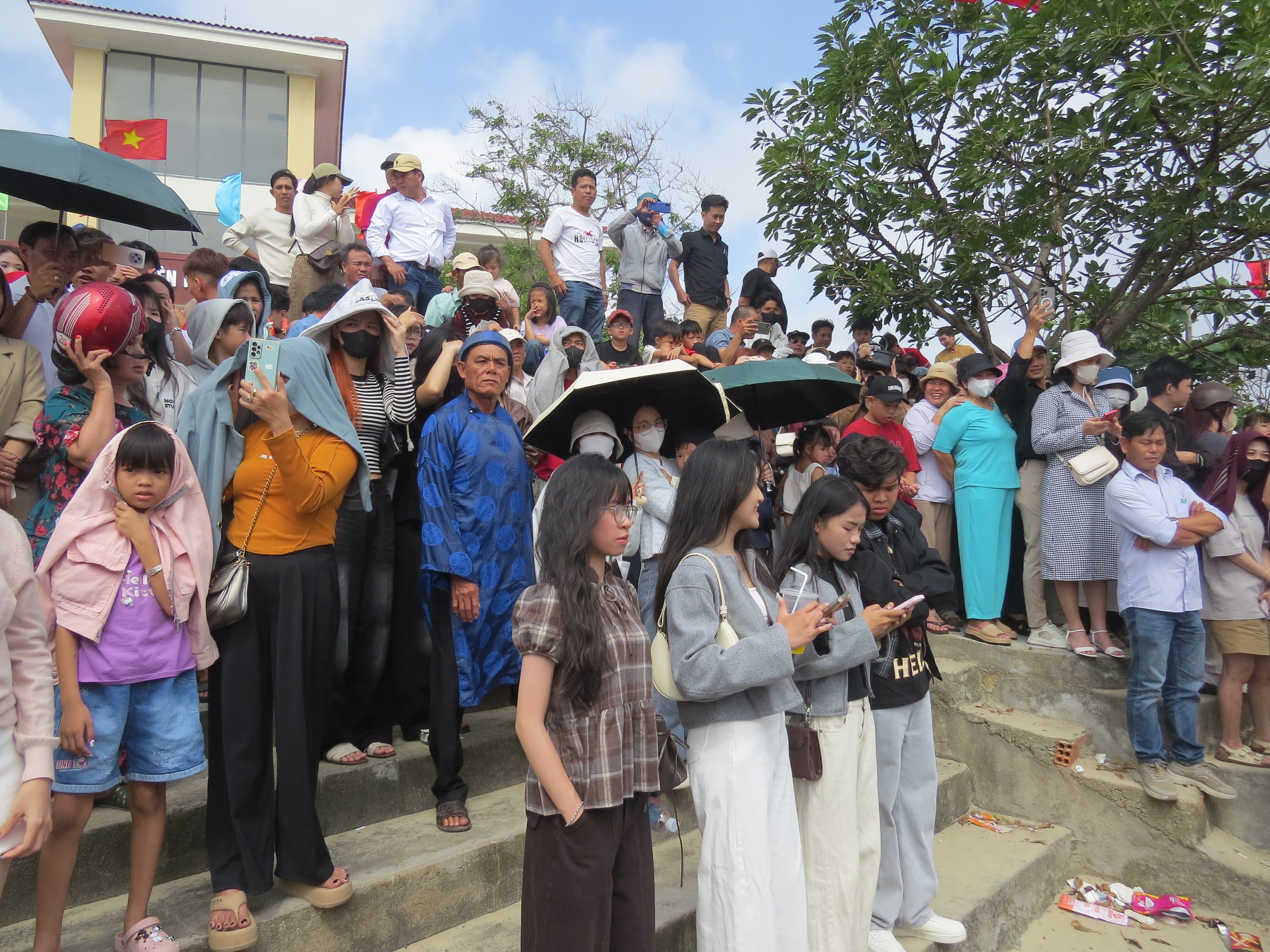 Ngư dân Sa Huỳnh nô nức ra biển, đón đại lợi đầu năm- Ảnh 6.