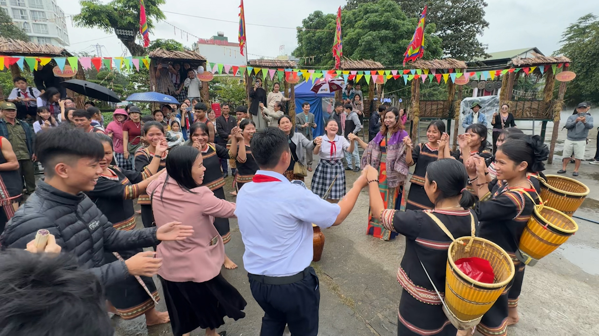 Lễ cúng máng nước của người Xơ Đăng: Giữ mạch nguồn giữa đại ngàn- Ảnh 5.