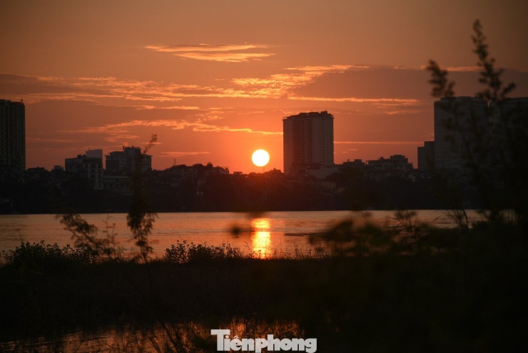 Điểm đến này phù hợp với gia đình có người lớn tuổi hoặc trẻ nhỏ do quãng đường ngắn, không yêu cầu chuẩn bị quá phức tạp. Hoạt động chủ yếu là dã ngoại trong ngày, tổ chức bữa ăn nhẹ dưới tán cây.