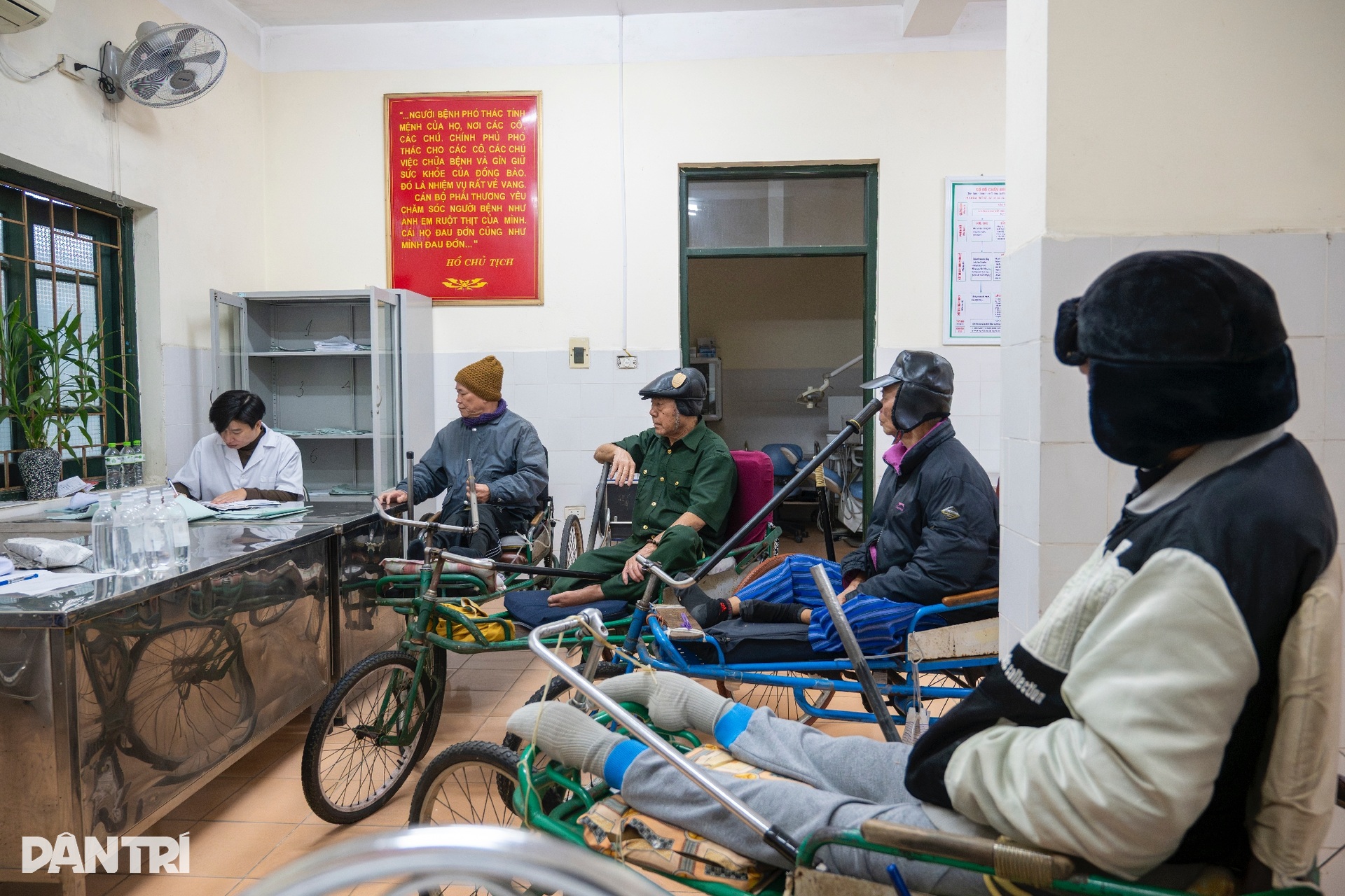 Những người lính 50 năm cưỡi “ngựa sắt” khiến bom đạn cúi đầu - 3