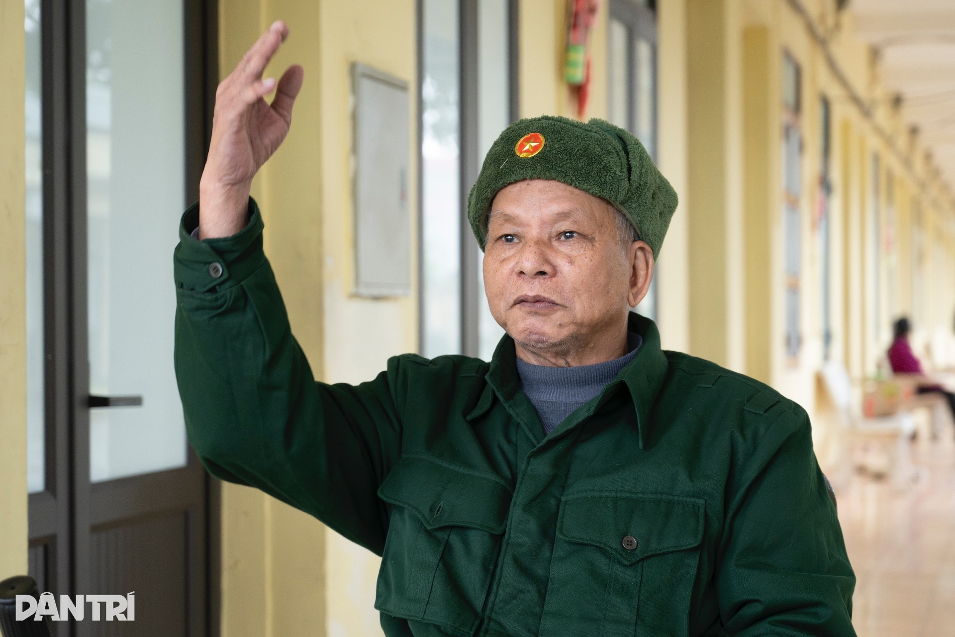 Những người lính 50 năm cưỡi “ngựa sắt” khiến bom đạn cúi đầu - 12