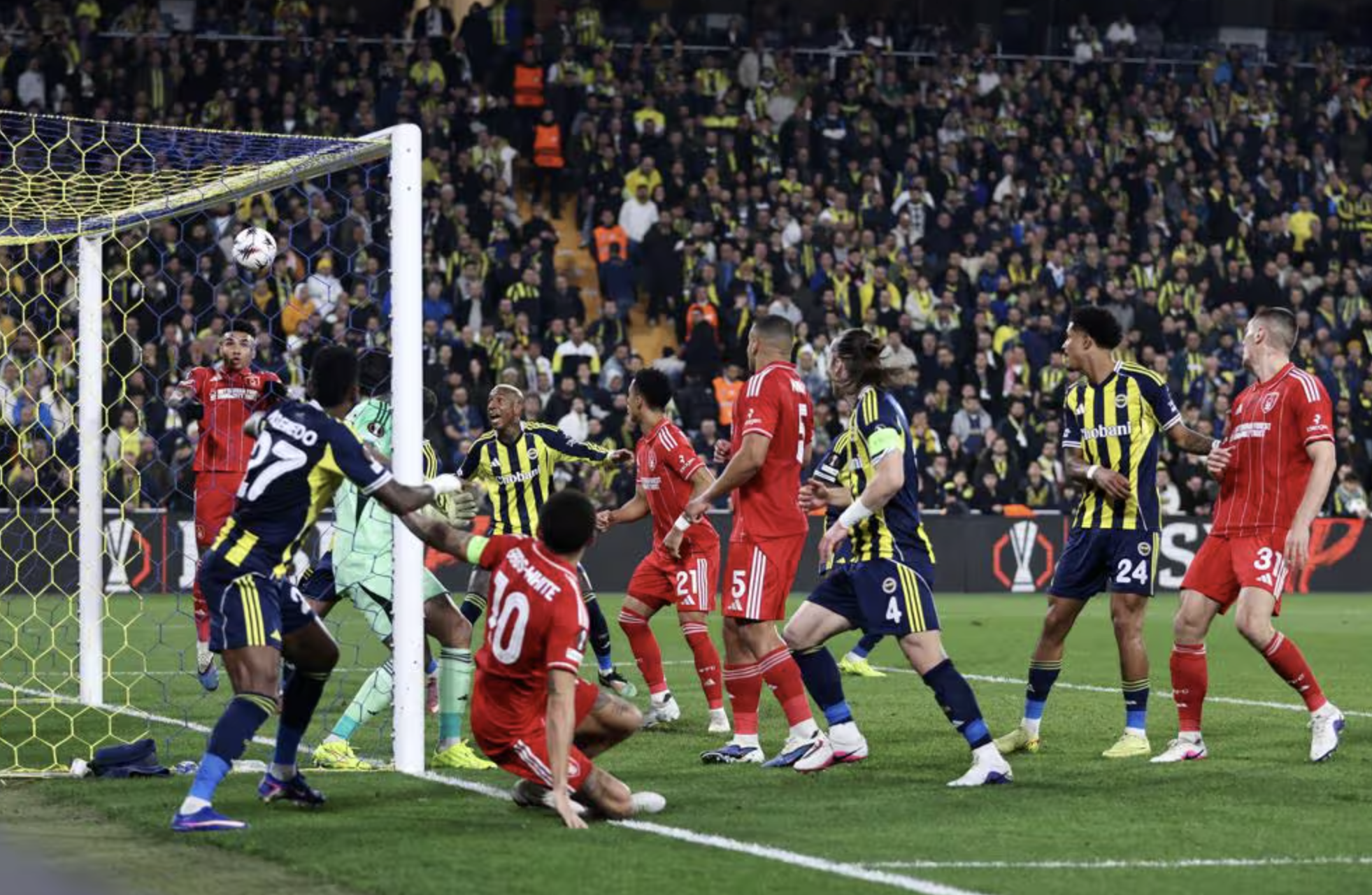 Nottingham Forest đón thầy mới bằng chiến thắng tưng bừng tại Europa League 2 Nottingham Forest đón thầy mới bằng chiến thắng tưng bừng tại Europa League - Ảnh 2.