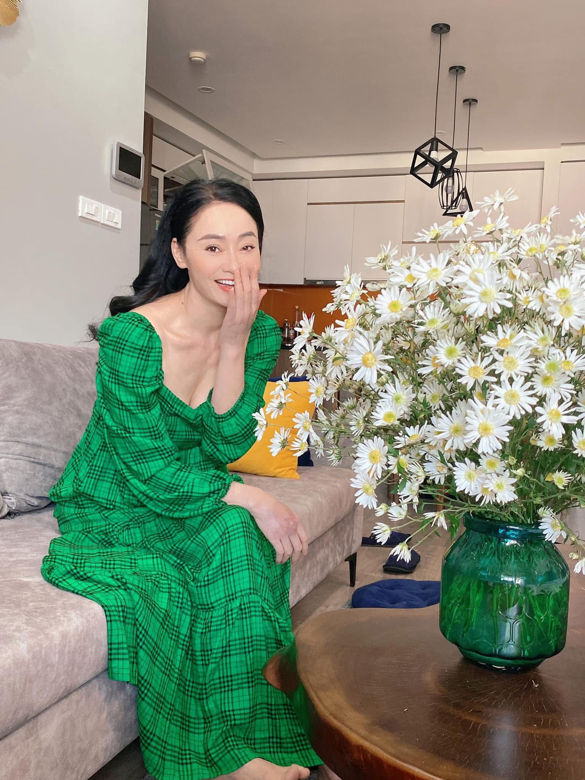 Quách Thu Phương tuổi U50: Không ngại đóng cảnh tình cảm, chưa muốn yêu ai - 3