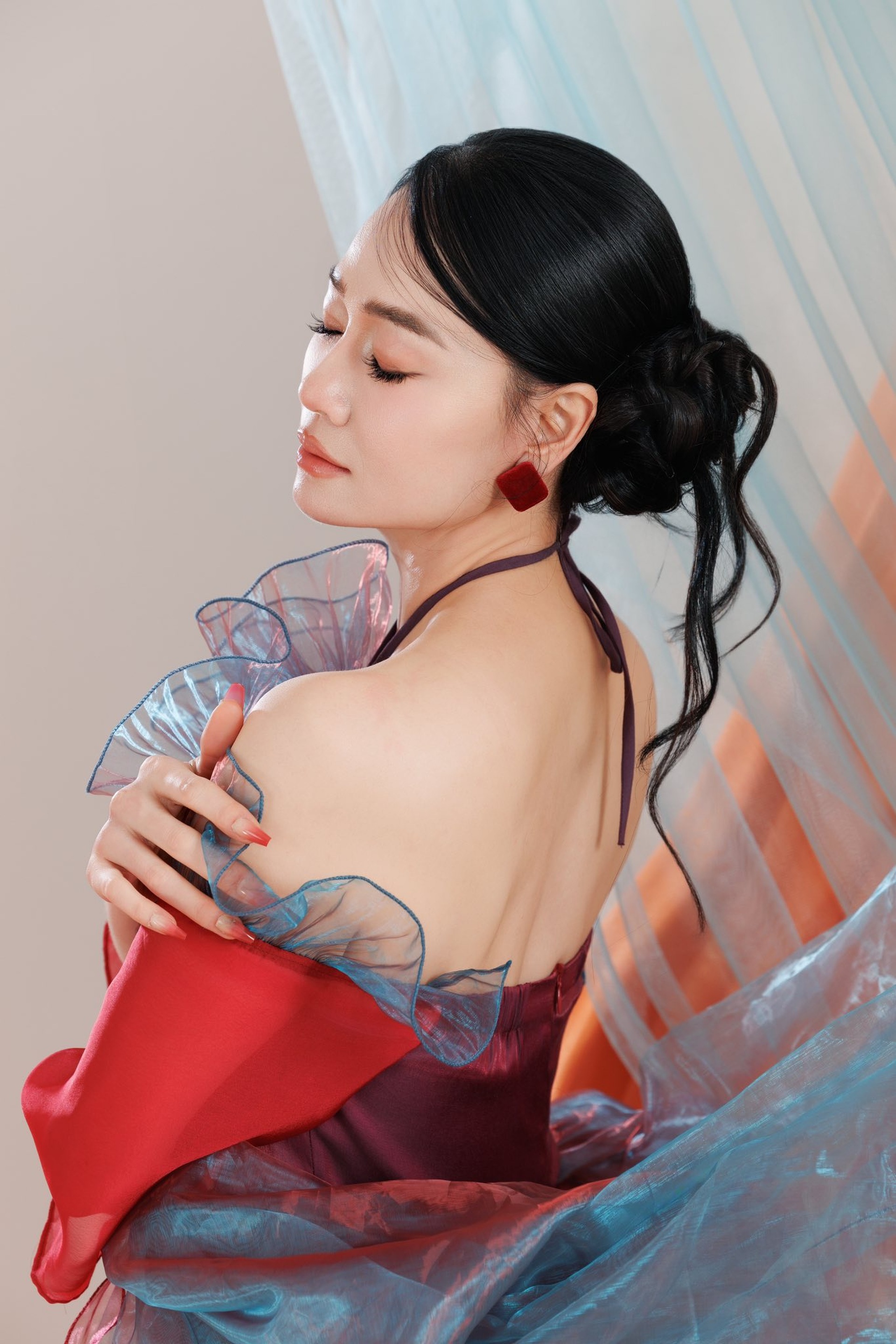 Quách Thu Phương tuổi U50: Không ngại đóng cảnh tình cảm, chưa muốn yêu ai - 10