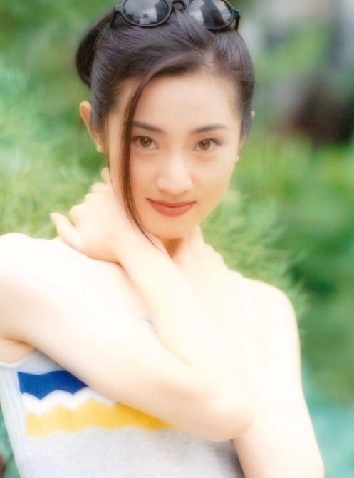 "Kiều nữ chứng khoán showbiz" sắp cưới lần 2, hôn phu là soái ca ngành bảo hiểm và có con riêng 4 1771547470 656 Kieu nu chung khoan showbiz sap cuoi lan 2 hon