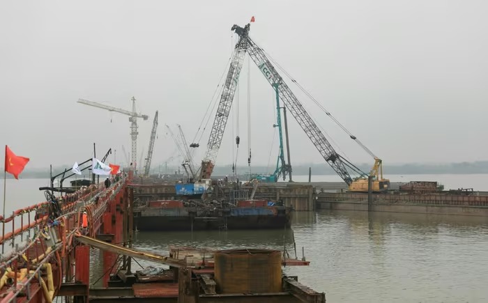 Công nhân bám công trường trọng điểm, làm việc xuyên Tết Bính Ngọ 2026 - Ảnh 5.