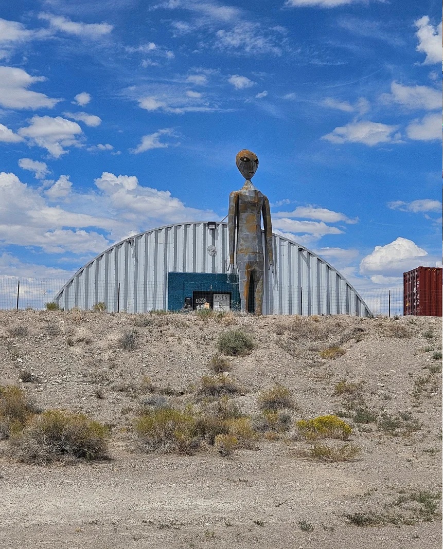 Những bí ẩn bủa vây “Xa lộ ngoài hành tinh” ở Mỹ - Ảnh 5.