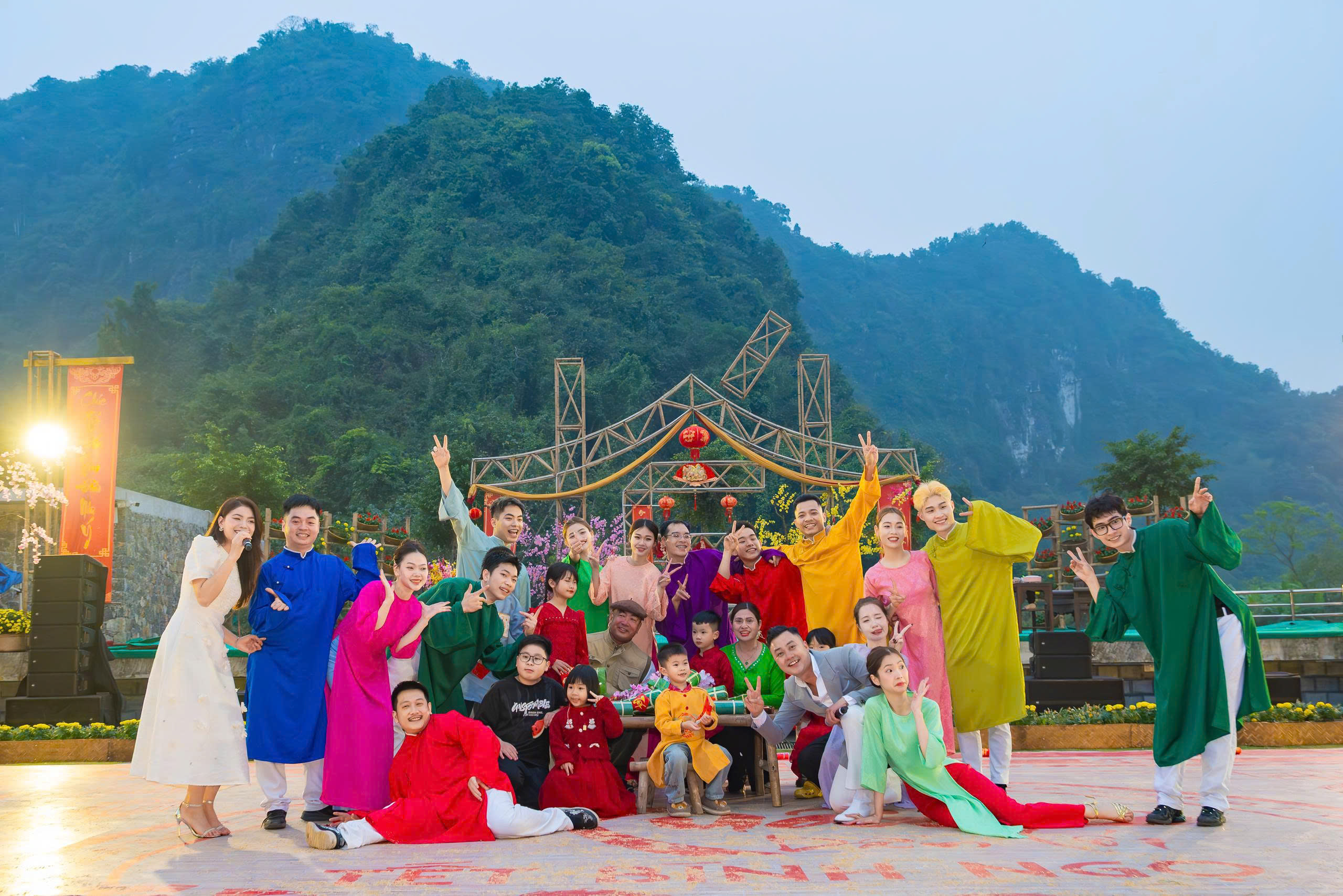 Vượt Hà Nội, Ninh Bình đón lượng khách ‘khủng’ trong dịp Tết Nguyên đán - Ảnh 2. ninh bình - Ảnh 2.