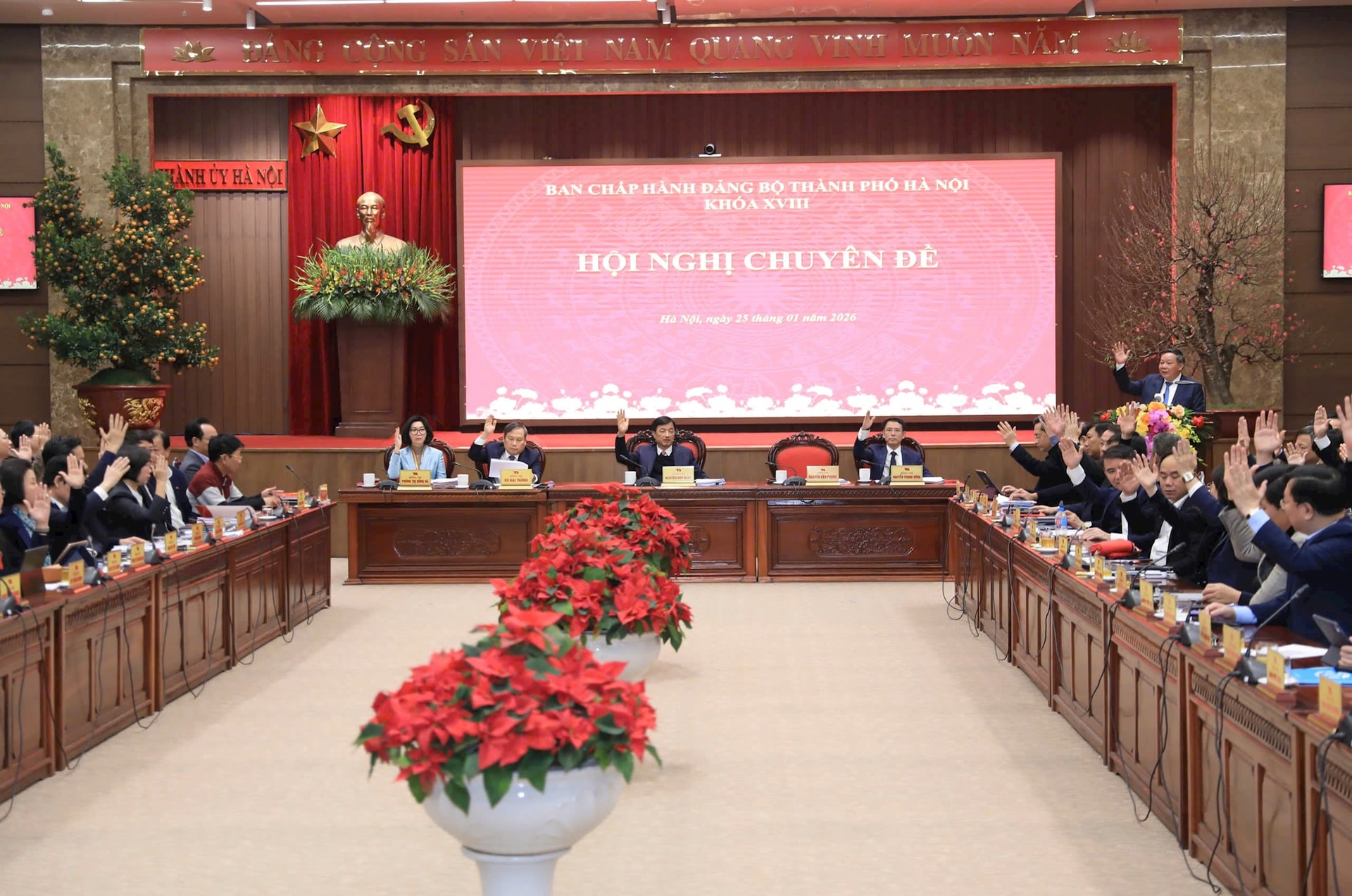 Dấu ấn nổi bật của Hà Nội 2025 trong phát triển xã hội và văn hóa - Ảnh 2. Dấu ấn nổi bật của Hà Nội 2025 trong phát triển xã hội và văn hóa - Ảnh 2.