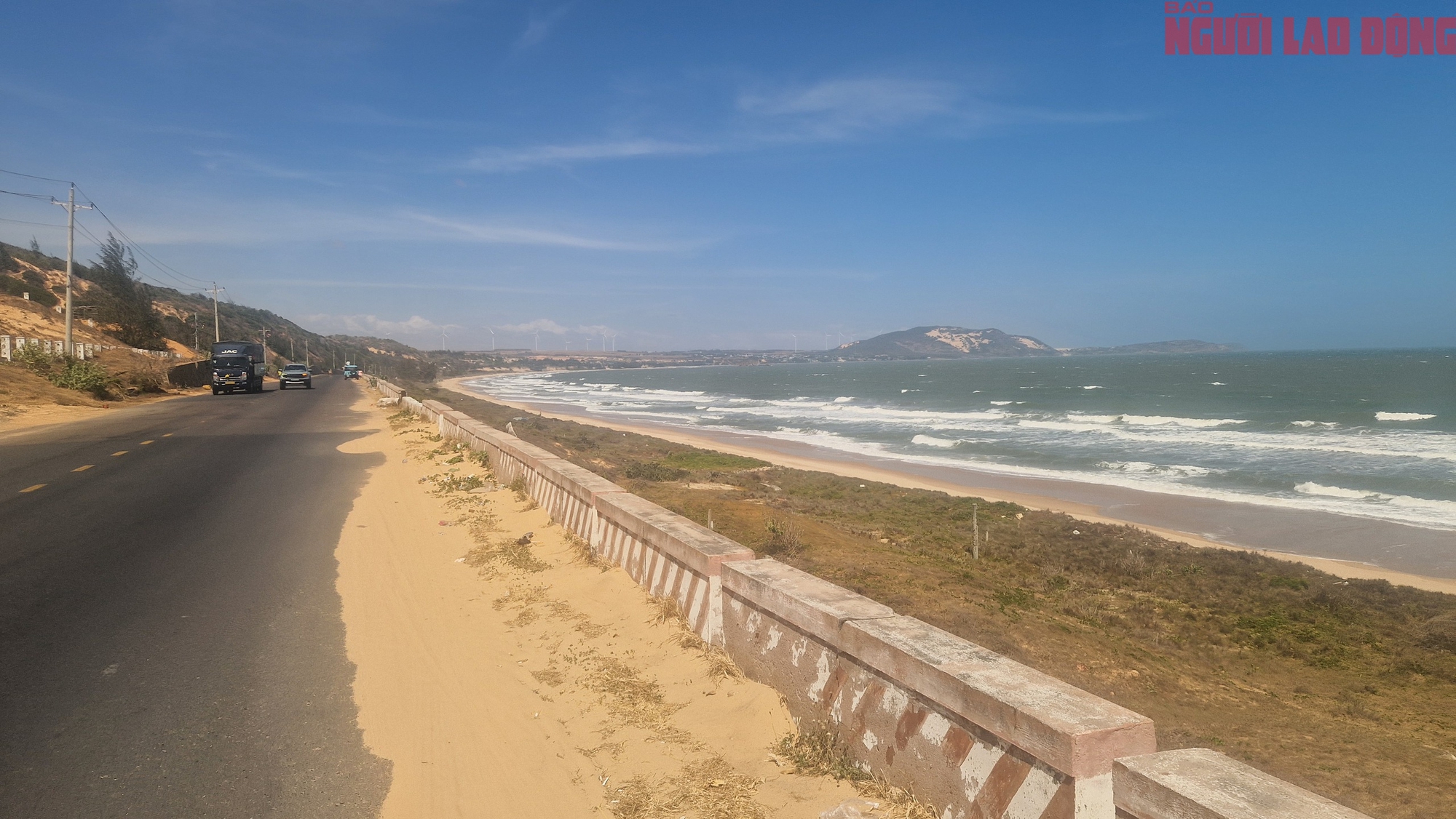 Ông Tây đạp xe xuyên Việt đón Tết Nguyên đán 2026 thật đặc biệt - Ảnh 2. Ông Tây đạp xe xuyên Việt đón Tết Nguyên đán 2026 thật đặc biệt - Ảnh 2.