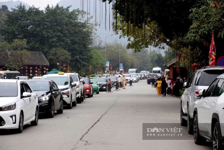 Du lịch Ninh Bình thắng lớn đầu năm 2026, đón hơn 1,3 triệu lượt khách 9 Tình hình giao thông và công tác phục vụ tại các điểm du lịch đảm bảo an toàn.