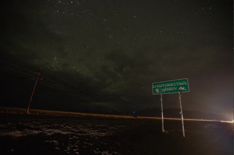 Những bí ẩn bủa vây “Xa lộ ngoài hành tinh” ở Mỹ- Ảnh 1.