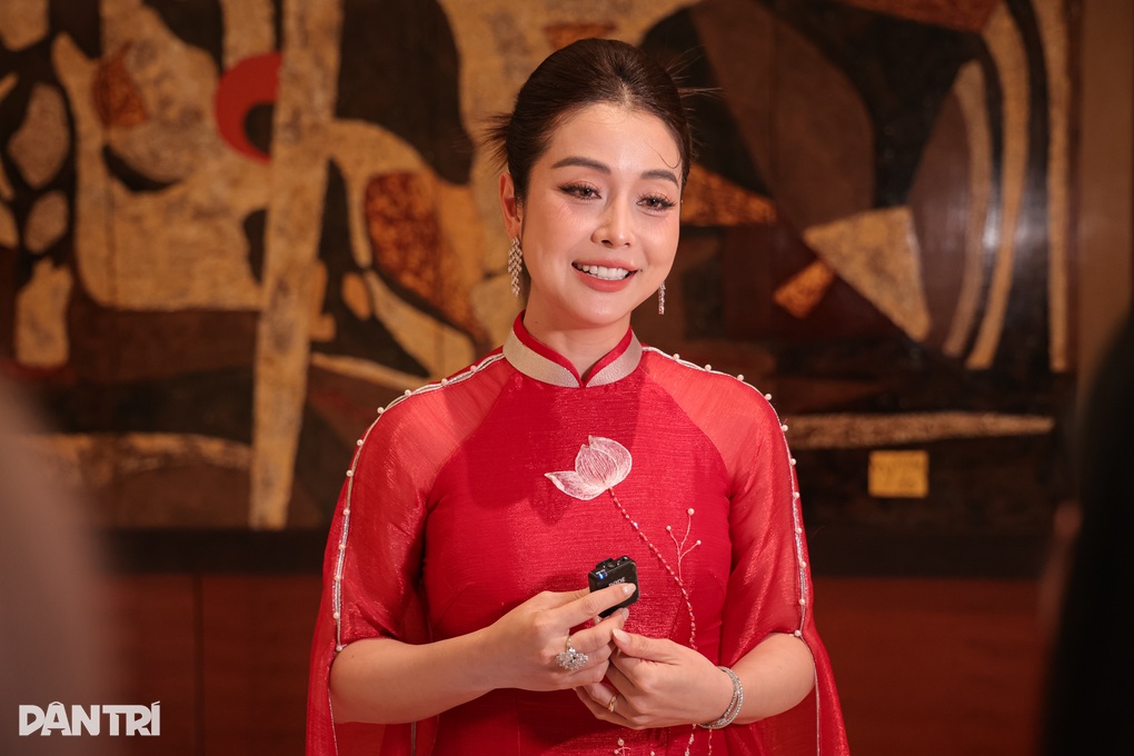 Hoa hậu Jennifer Phạm tuổi 41: Điều tôi kính nể ở chồng là sự khiêm tốn - 3