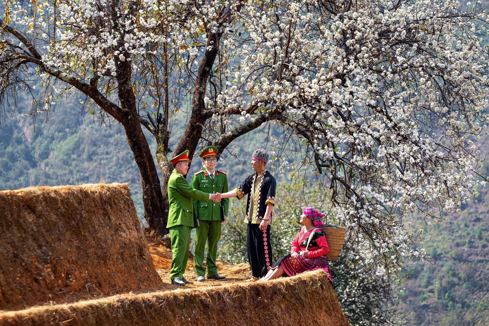 Bộ trưởng Lương Tam Quang xây dựng nền an ninh hiện đại vững mạnh cho xã hội 2026 - Ảnh 4.