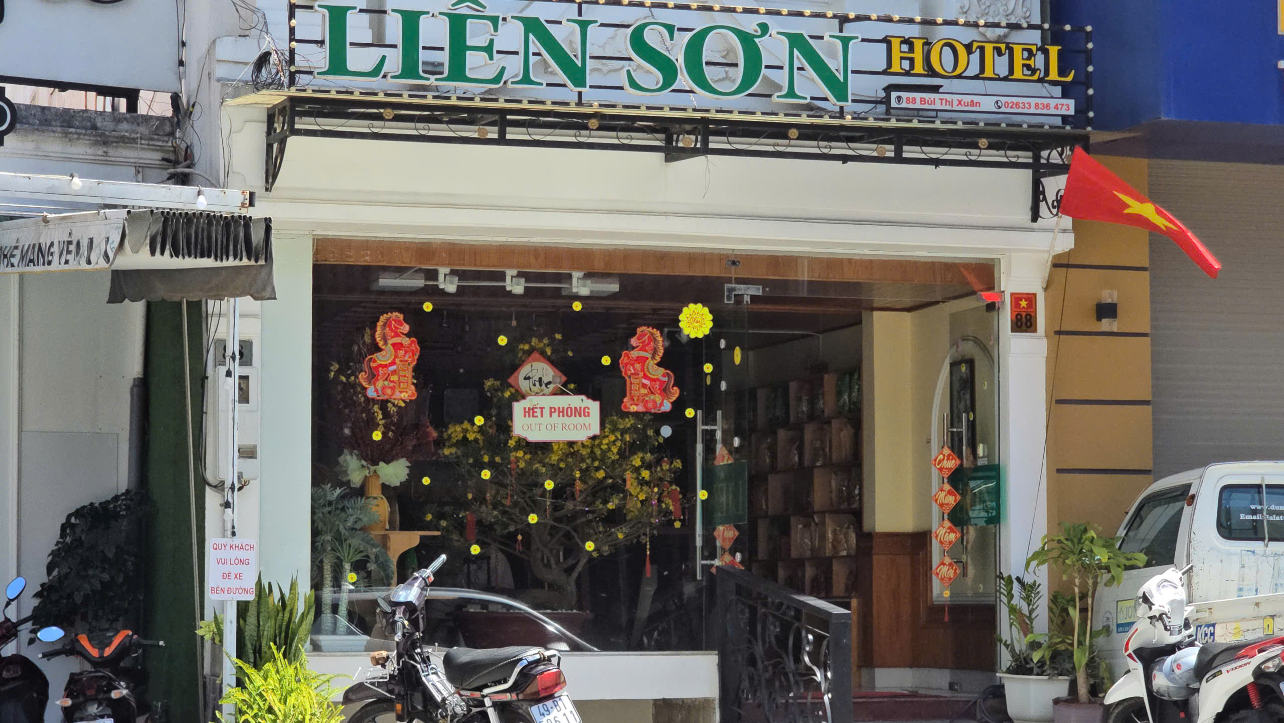 Khách du xuân nườm nượp tại Đà Lạt , phòng nghỉ cháy dịp Tết Bính Ngọ 2026 - Ảnh 4. Khách du xuân nườm nượp tại Đà Lạt , phòng nghỉ cháy dịp Tết Bính Ngọ 2026 - Ảnh 4.