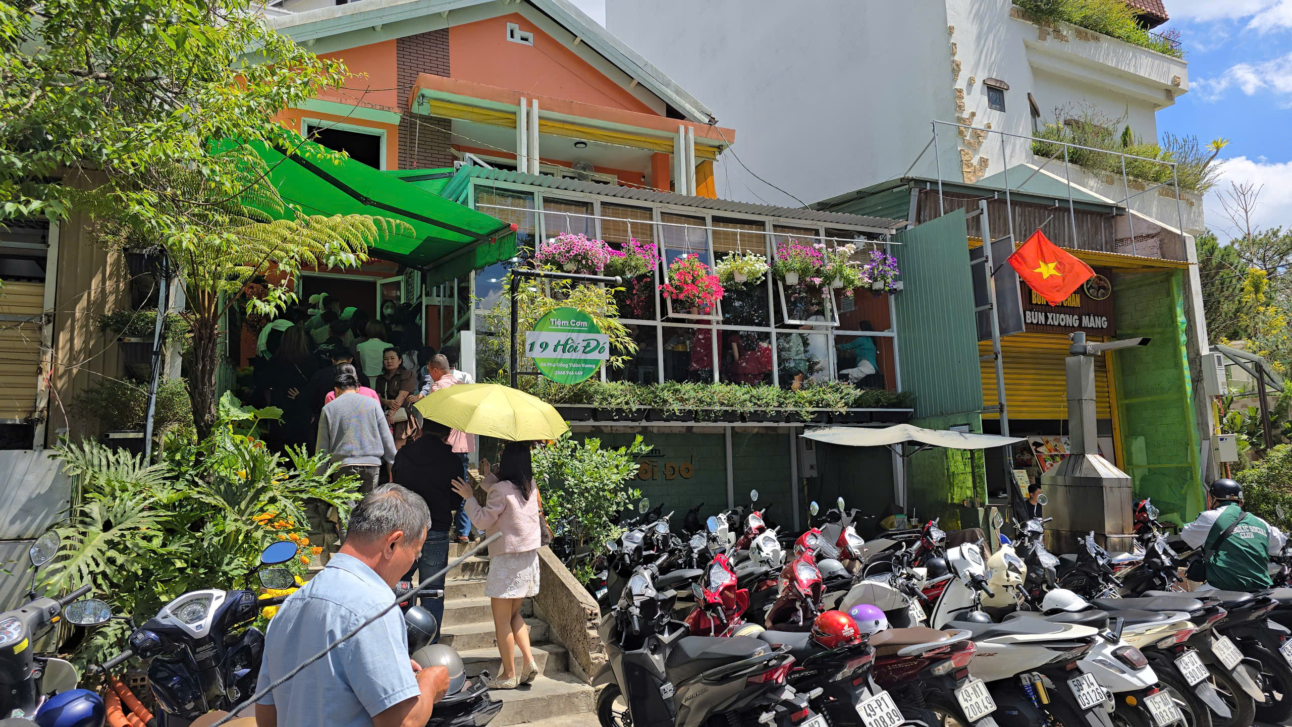 Khách du xuân nườm nượp tại Đà Lạt , phòng nghỉ cháy dịp Tết Bính Ngọ 2026 - Ảnh 7. Khách du xuân nườm nượp tại Đà Lạt , phòng nghỉ cháy dịp Tết Bính Ngọ 2026 - Ảnh 7.