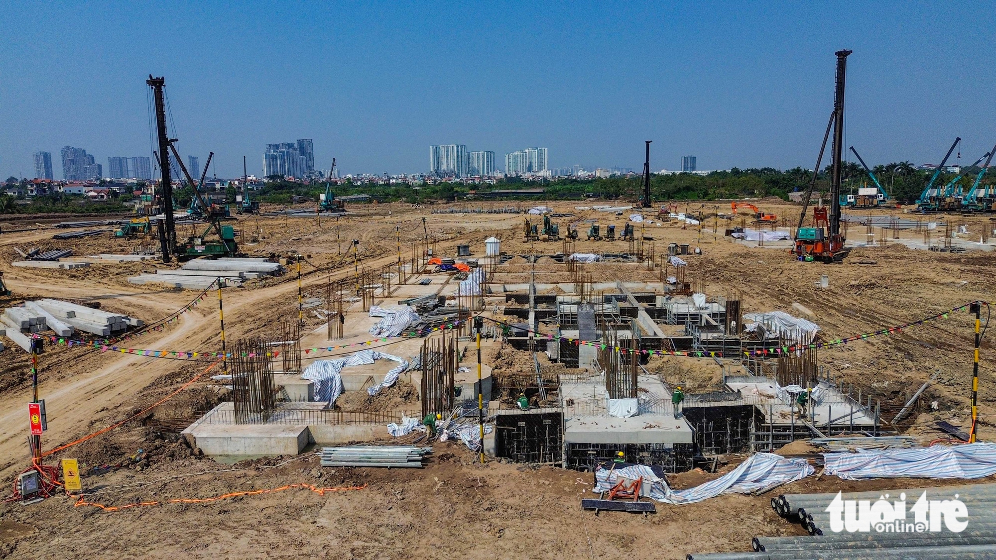 sân vận động - Ảnh 13.