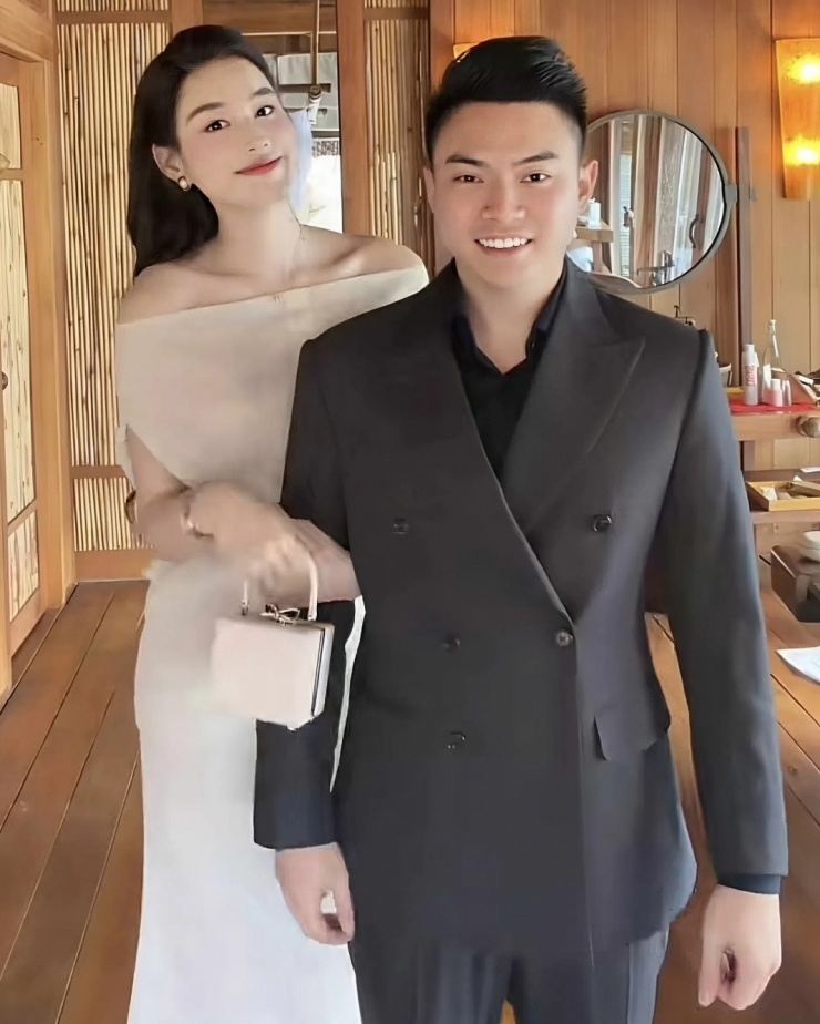 Cuộc sống vợ chồng son của hoa hậu Đỗ Thị Hà 7 Cuộc sống vợ chồng son của hoa hậu Đỗ Thị Hà - 6