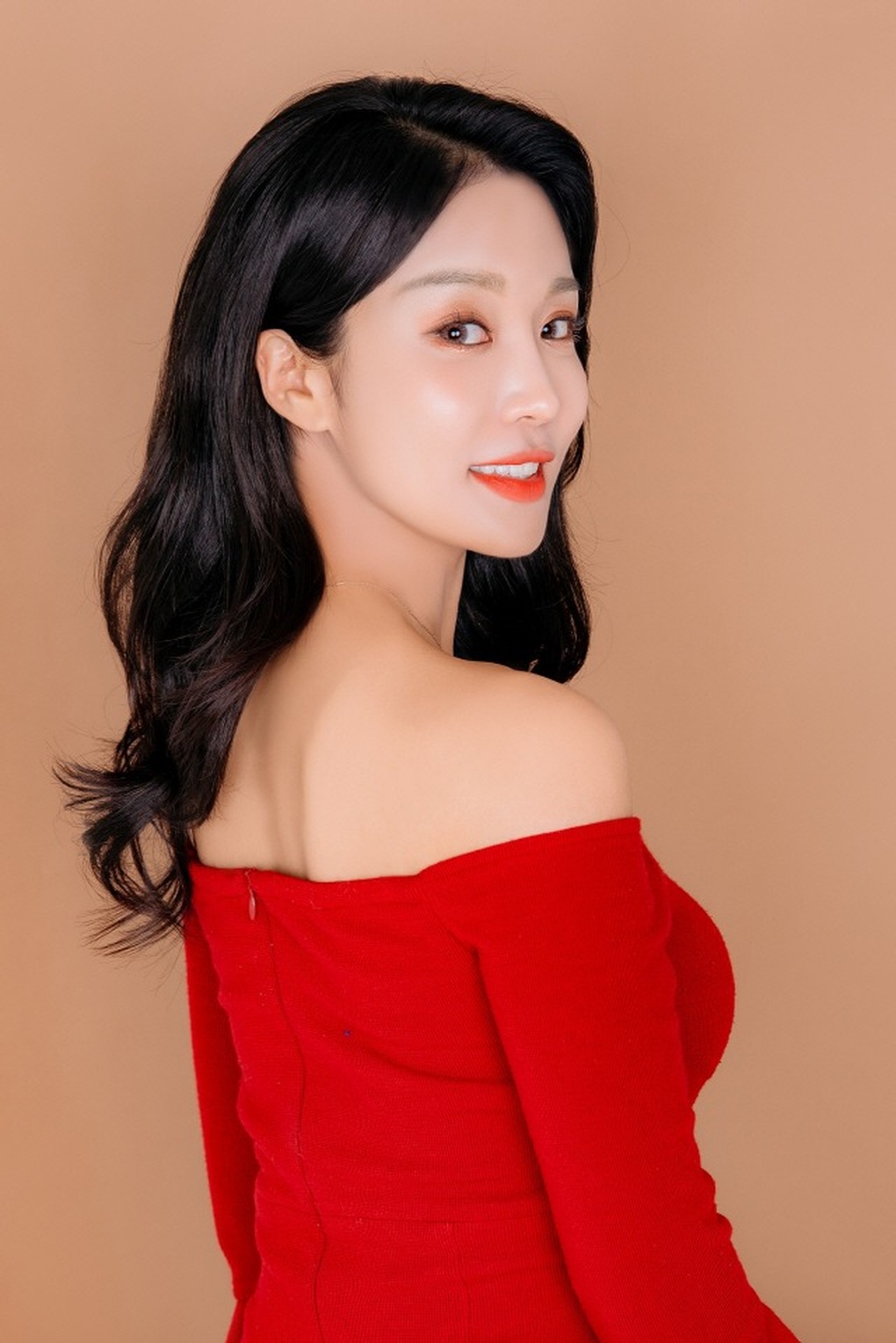 MC xinh đẹp Hàn Quốc bị biến dạng mặt nặng sau phẫu thuật thẩm mỹ cận Tết - 2