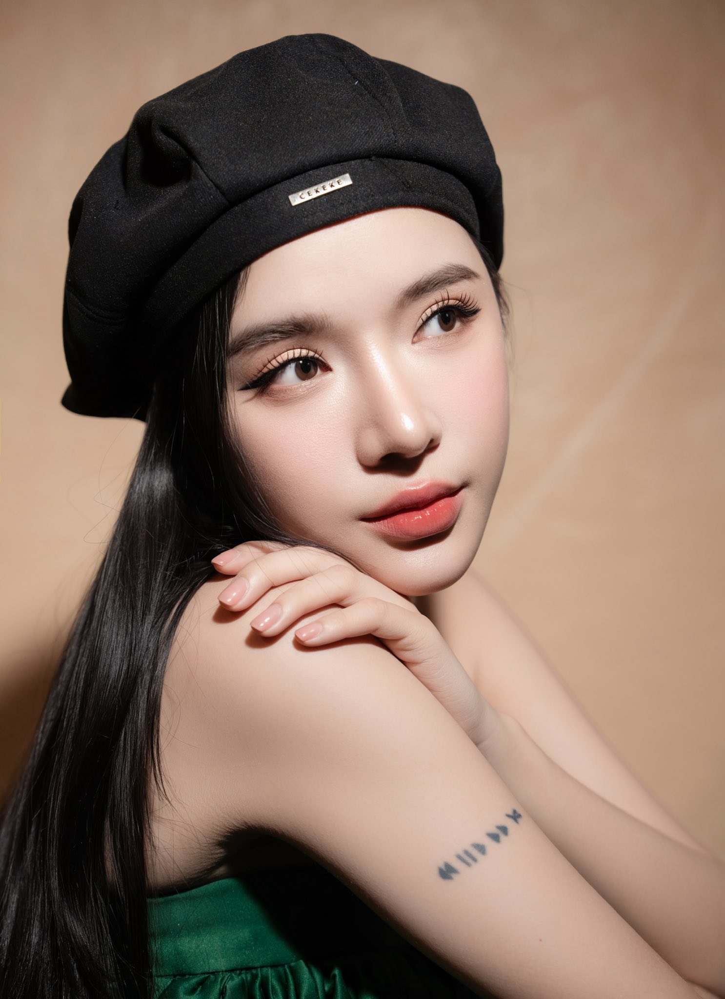 Nữ chính trăm tỷ mới của Trấn Thành: Ca nhạc sĩ đa tài, hát nhạc phim cực “suy” còn nhan sắc thì ngày càng lạ- Ảnh 5.