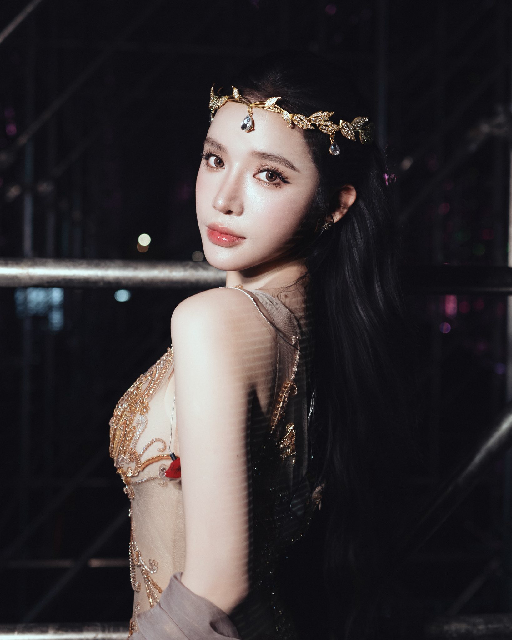 Nữ chính trăm tỷ mới của Trấn Thành: Ca nhạc sĩ đa tài, hát nhạc phim cực “suy” còn nhan sắc thì ngày càng lạ- Ảnh 10.