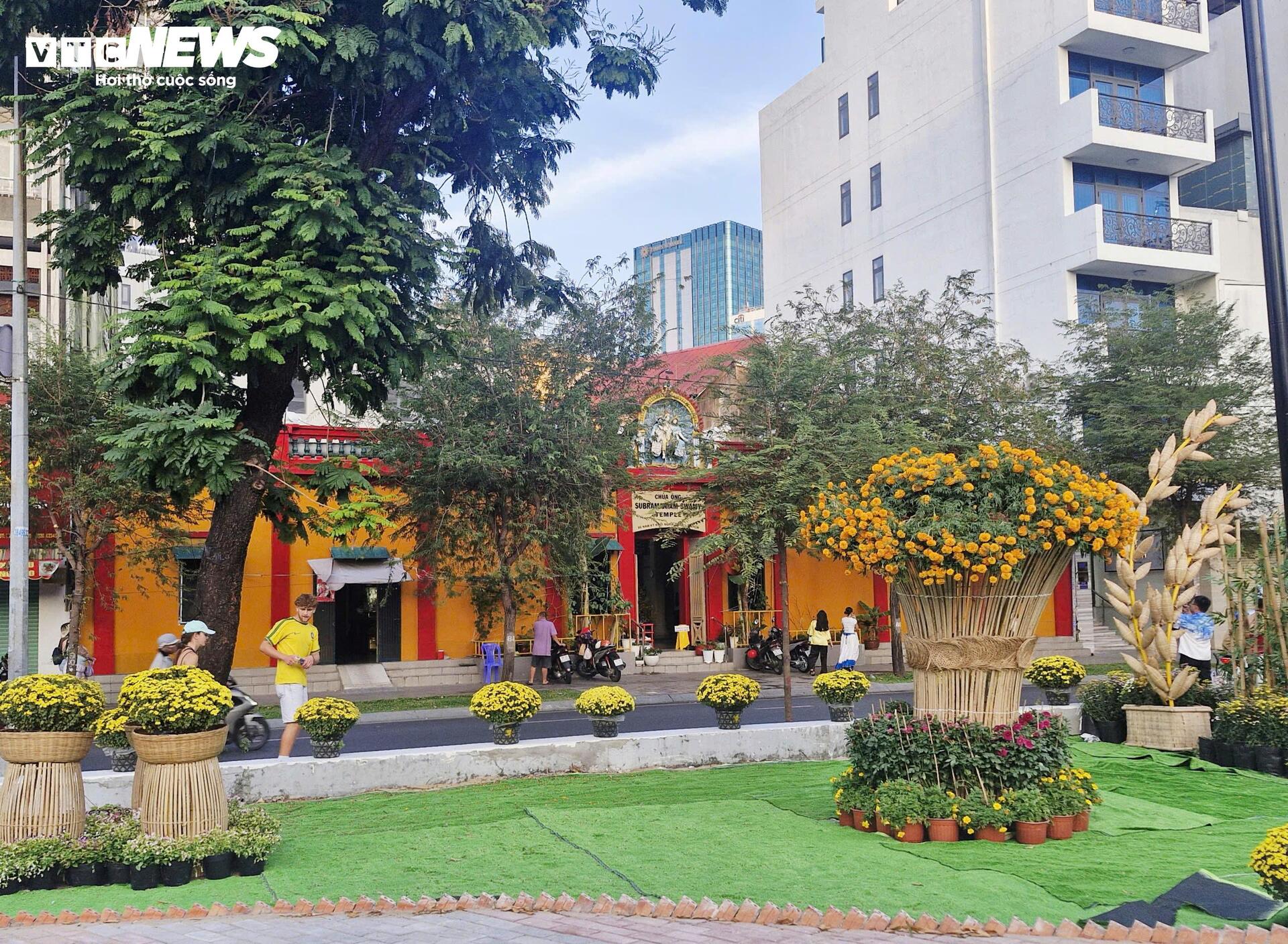 Diện mạo khác lạ của khu đất 'quây tôn' hơn 2 thập kỷ ở trung tâm TP.HCM- Ảnh 9.