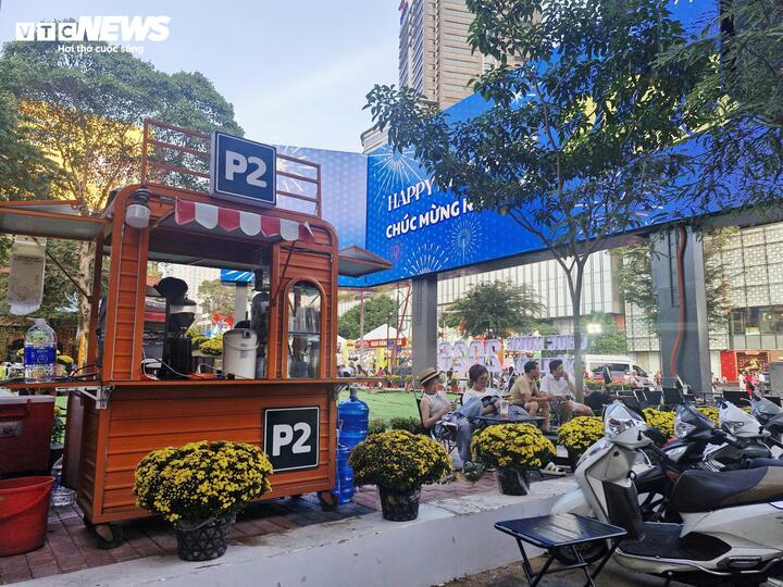 Diện mạo khác lạ của khu đất 'quây tôn' hơn 2 thập kỷ ở trung tâm TP.HCM- Ảnh 11.