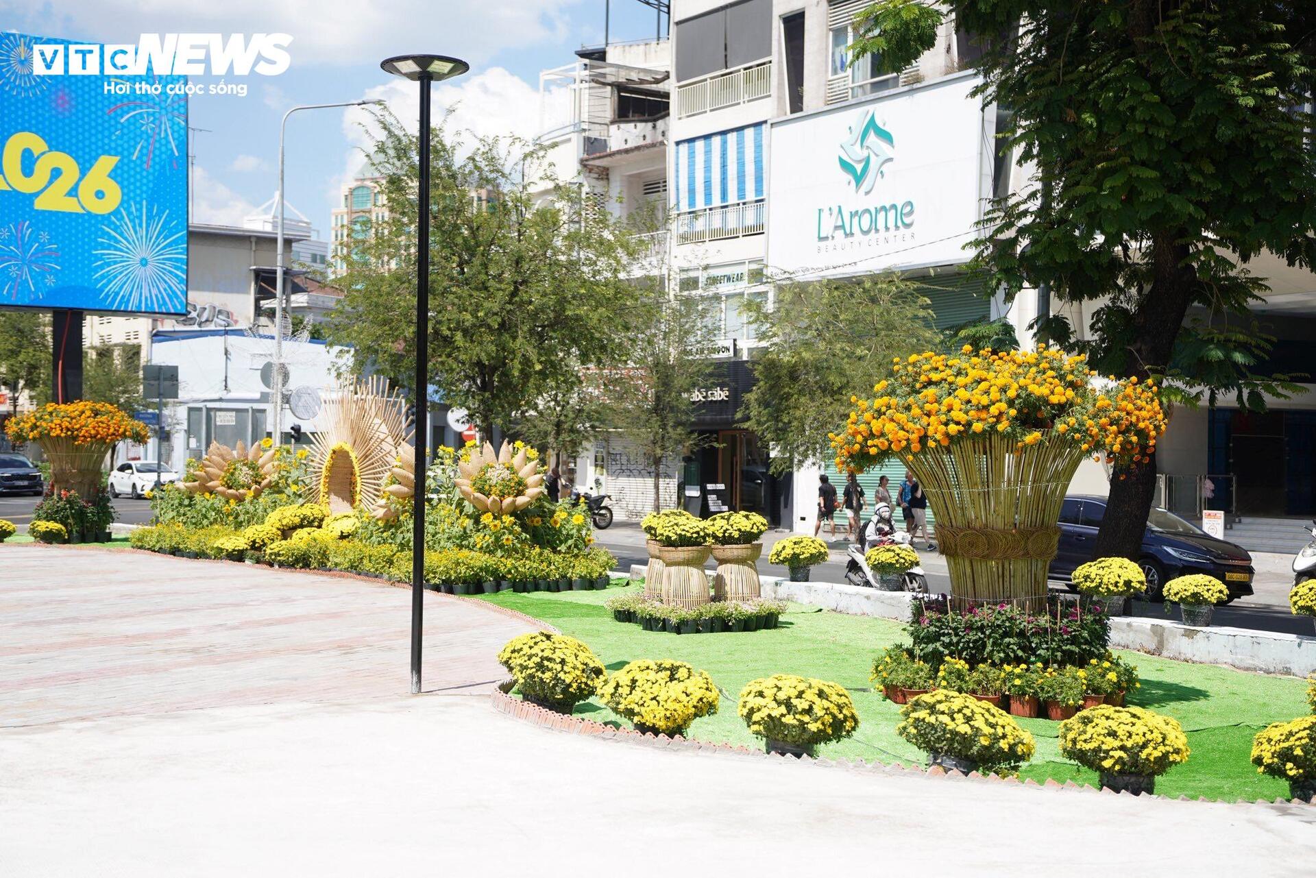 Diện mạo khác lạ của khu đất 'quây tôn' hơn 2 thập kỷ ở trung tâm TP.HCM- Ảnh 13.