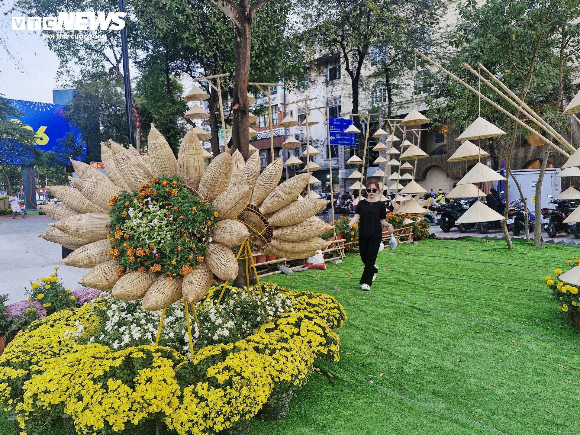 Diện mạo khác lạ của khu đất 'quây tôn' hơn 2 thập kỷ ở trung tâm TP.HCM- Ảnh 15.