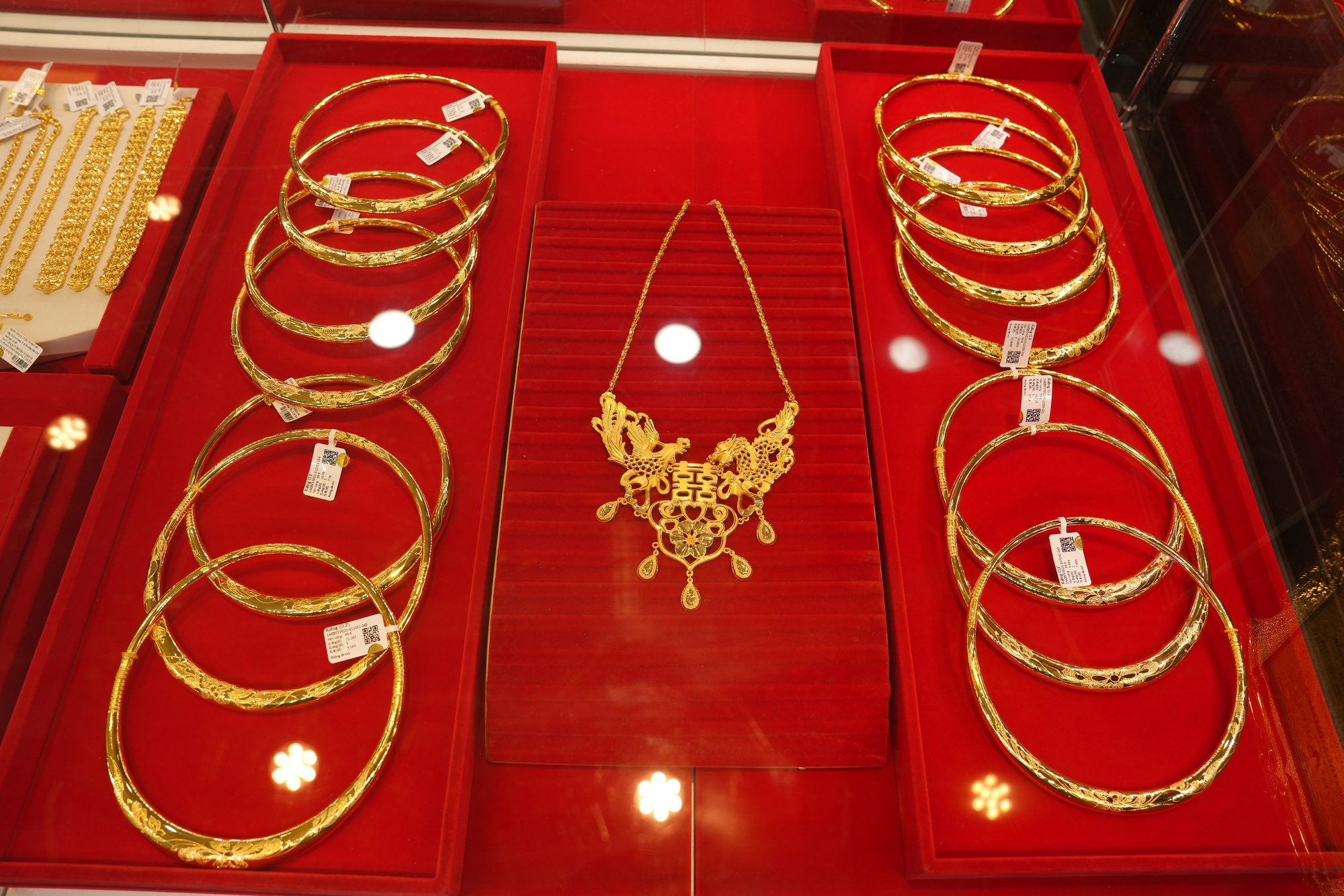 Tối 20-2, giá vàng, bạc cùng tăng mạnh- Ảnh 1.