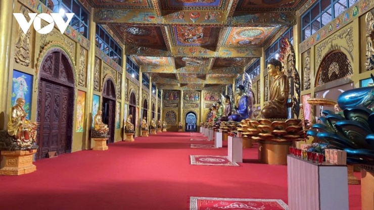 Thiên Mã không chỉ là nơi thờ tự mà còn là không gian văn hóa mở, nơi tôn giáo hòa quyện với cảnh quan và đời sống cộng đồng. Giữa núi Thiên Mã linh thiêng, dòng sông Trà hiền hòa và biển Đông rộng mở, chùa Minh Đức được kỳ vọng trở thành điểm tựa tinh thần cho người dân miền Trung, đồng thời ghi dấu ấn của kiến trúc Phật giáo Việt Nam trên bản đồ khu vực.