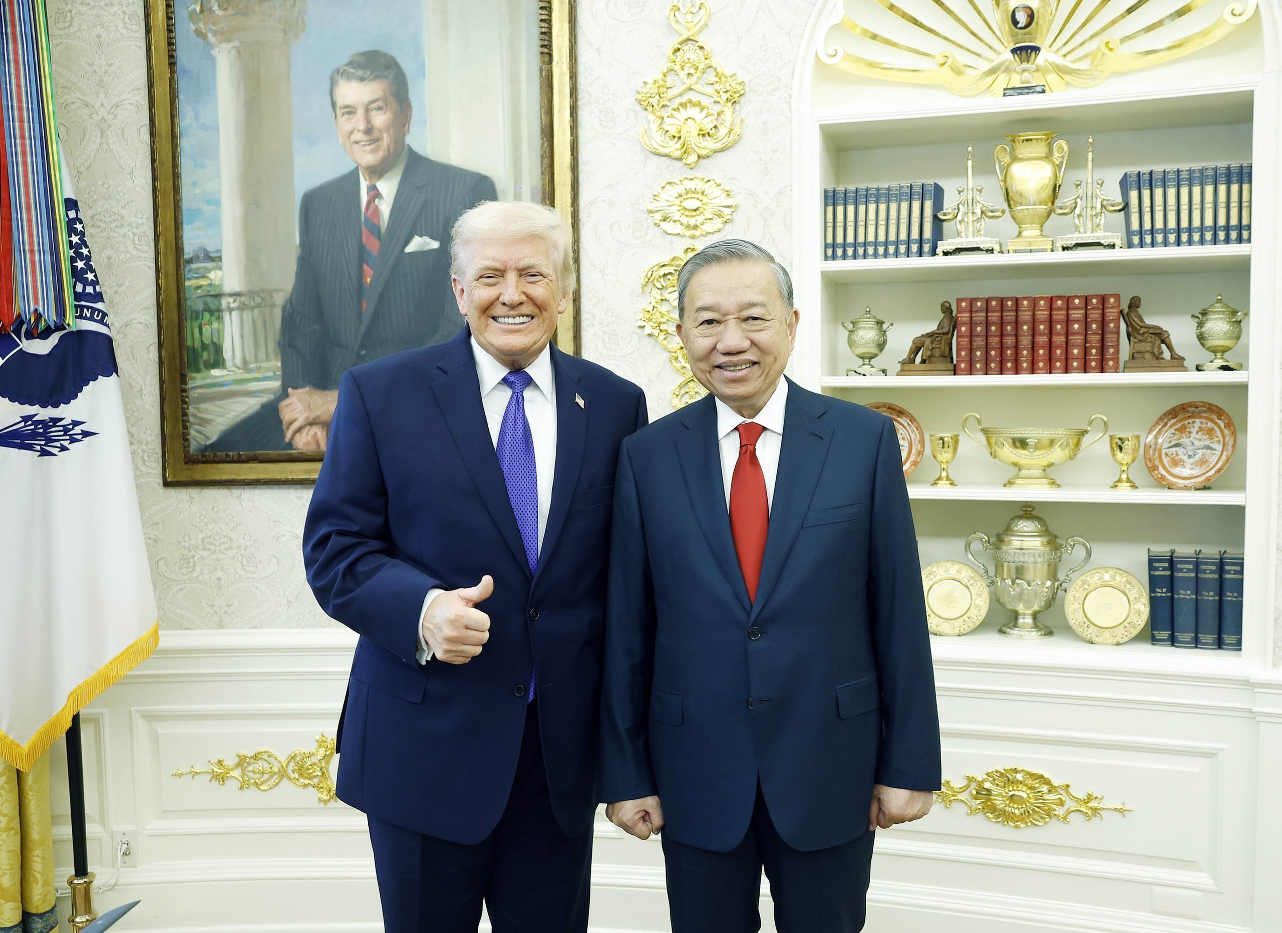 Tổng Bí thư Tô Lâm gặp Tổng thống Mỹ Donald Trump- Ảnh 1. Tổng Bí thư Tô Lâm gặp Tổng thống Mỹ Donald Trump- Ảnh 1.
