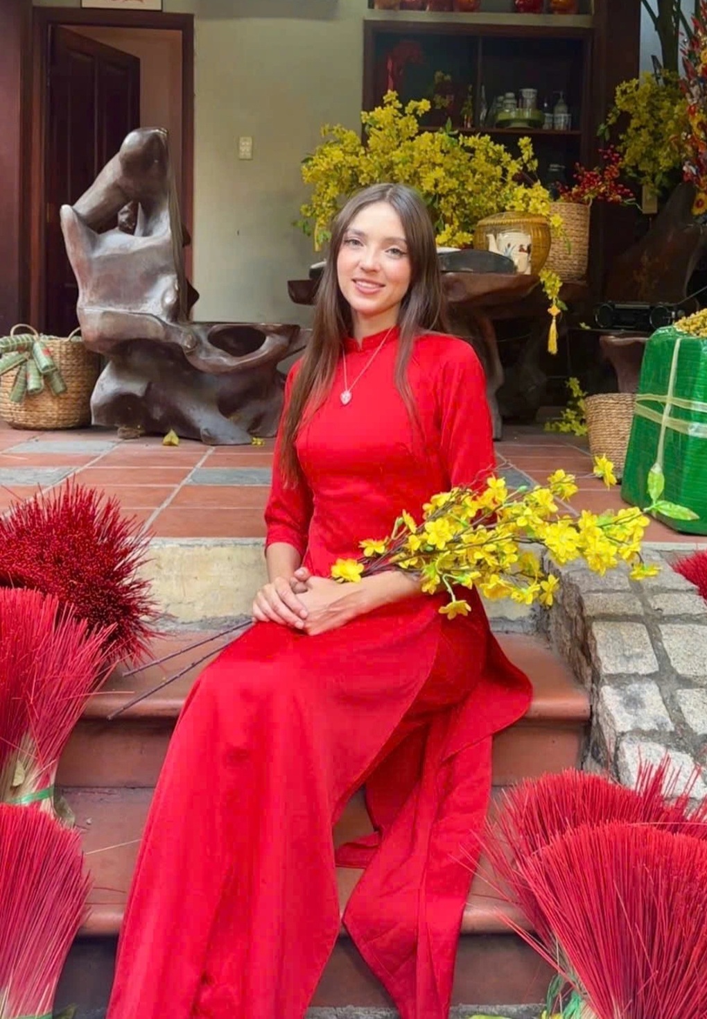 Khách Nga đứng hình vì cảnh tượng lạ ở TPHCM khi bước ra đường ngày Tết - 3