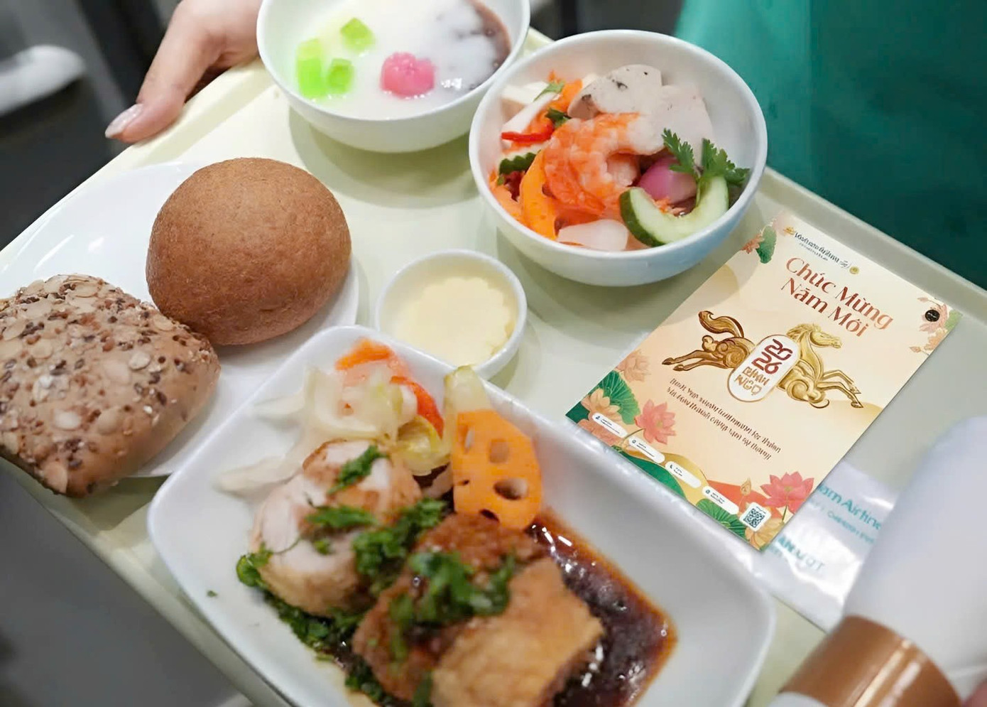 Điều ít biết về quy trình kiểm soát suất ăn trên máy bay- Ảnh 3.