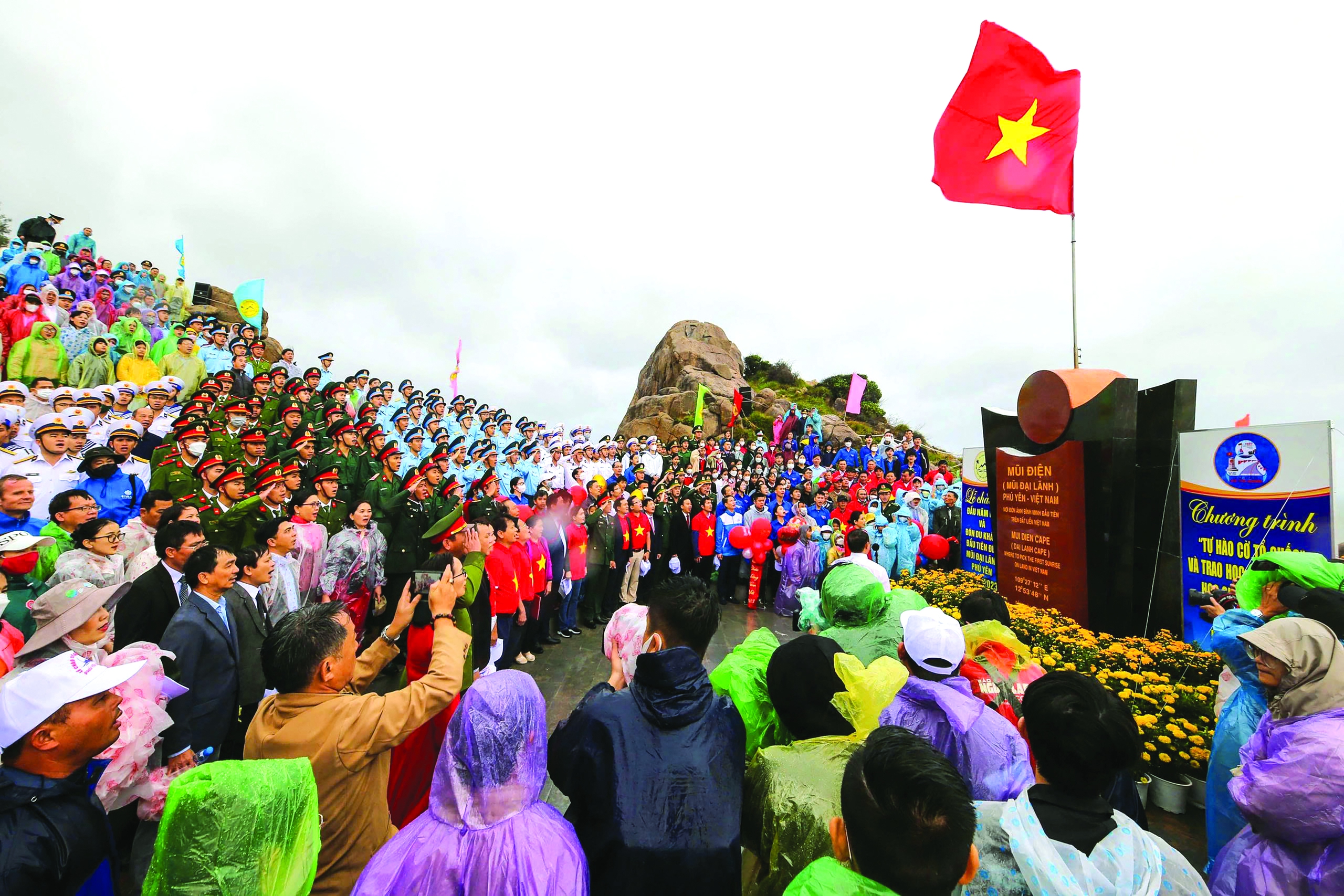 Lan tỏa lòng yêu nước, thắp sáng ngọn lửa nhân ái  - Ảnh 2.