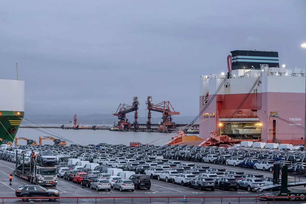 Tuyên bố thuế 10% của Tổng thống Trump tác động gì đến thương mại toàn cầu? - 2