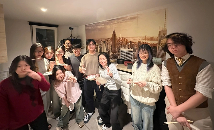 Gần gũi Tết quê nhà khi thấy tô phở giữa trời lạnh Brussels - Ảnh 3.