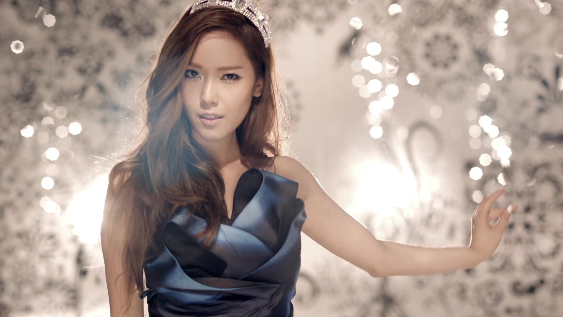 Sự hết thời của công chúa được ưu ái nhất showbiz: Rời nhóm bị ghét bỏ, kinh doanh phá sản concert thì ế vé- Ảnh 2.