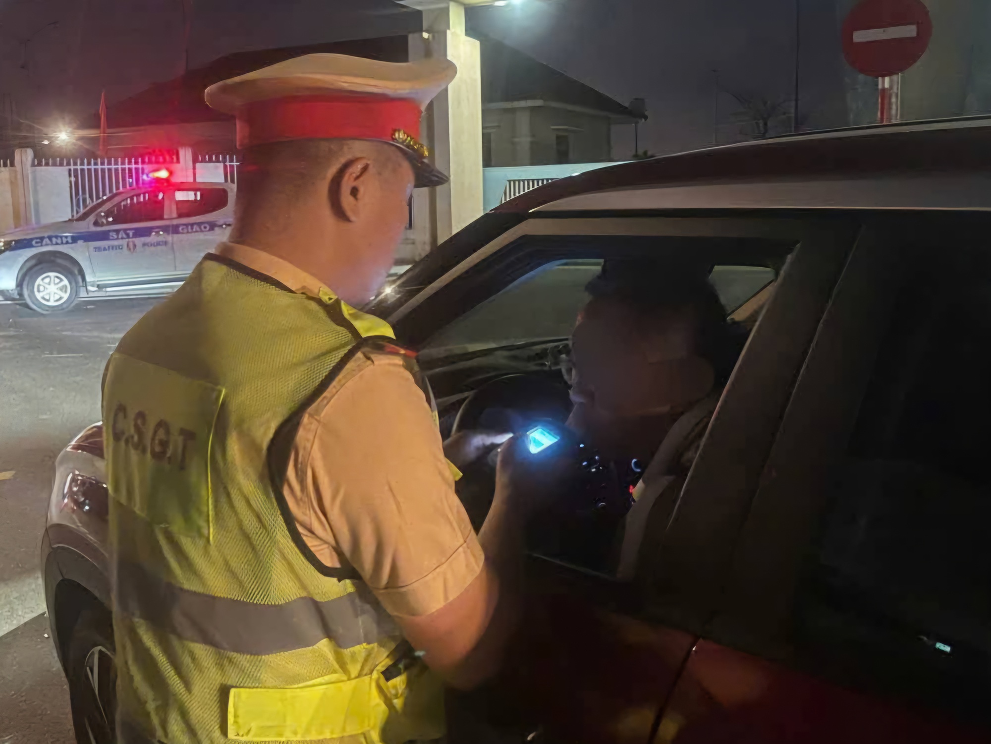 Xuyên Tết, CSGT Đà Nẵng xử lý 368 tài xế vi phạm nồng độ cồn- Ảnh 6.