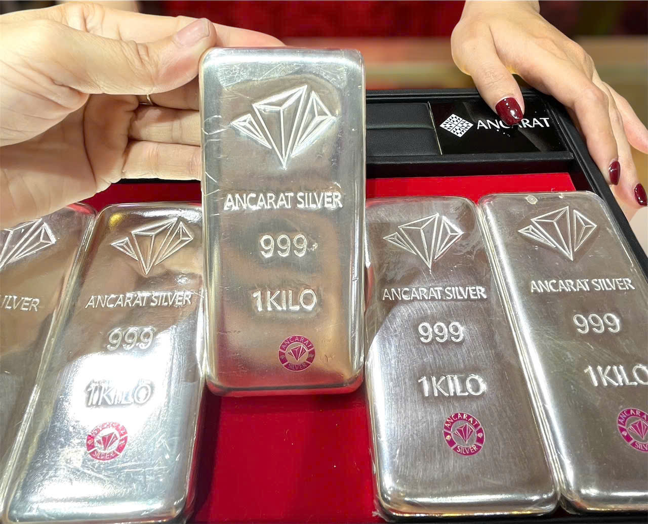 Người mua bạc kỳ vọng điều gì trong năm Bính Ngọ 2026?- Ảnh 2. Người mua bạc kỳ vọng điều gì trong năm Bính Ngọ 2026?- Ảnh 2.