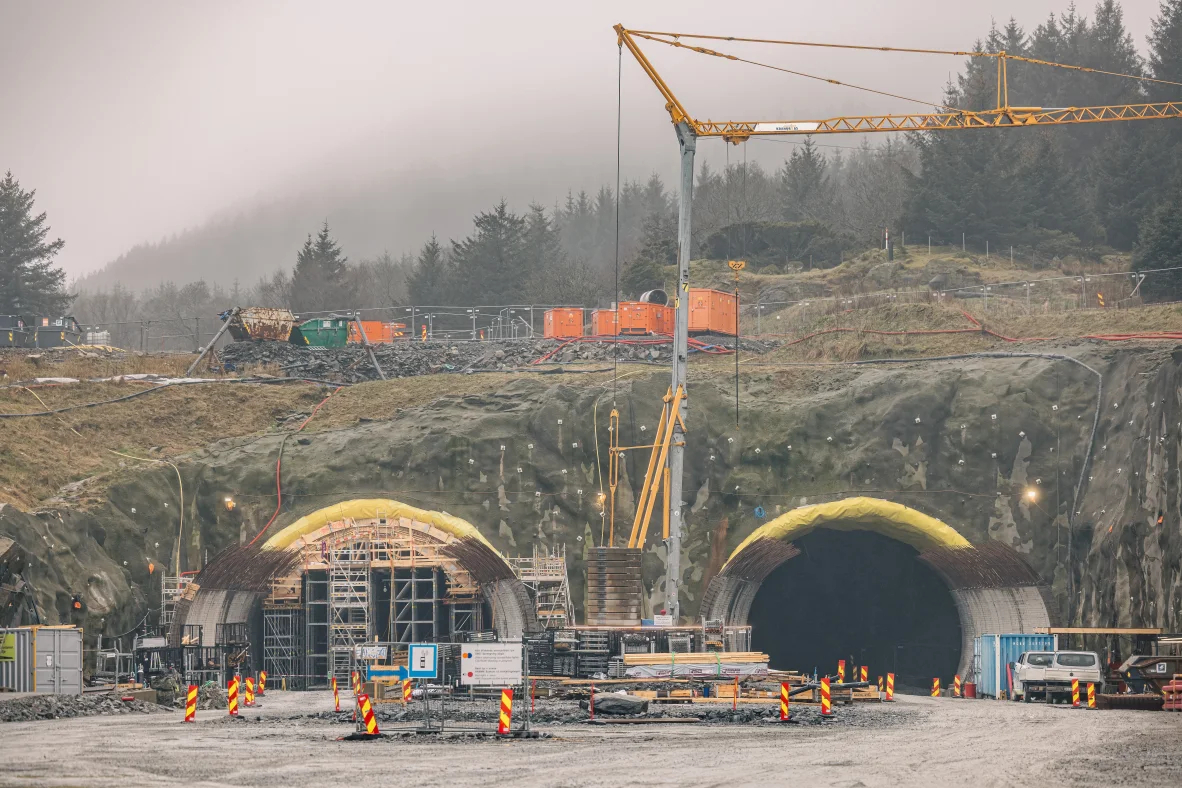 Choáng ngợp trước hầm đường bộ dưới biển dài và sâu nhất thế giới- Ảnh 1.