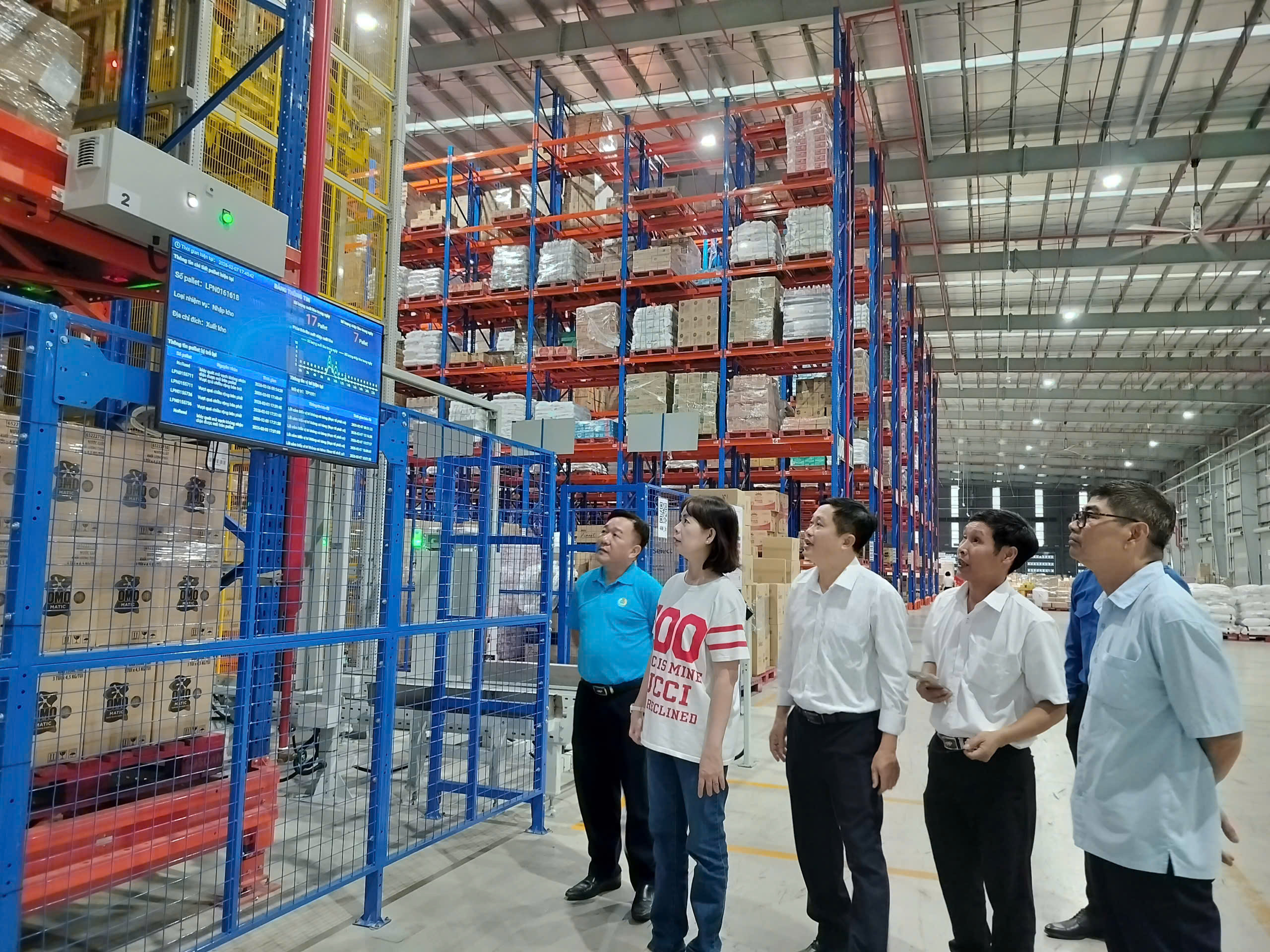 Dốc lòng lo Tết cho người lao động - Ảnh 4.