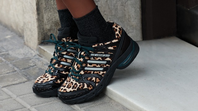 Các mẫu giày chạy bộ với phong cách trẻ trung, cá tính để xuống phố- Ảnh 6.