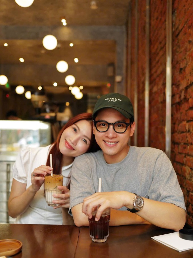 Vợ chồng Quỳnh Châu luôn nói chuyện thẳng thắn với nhau, có thể chia sẻ về mọi chủ đề trong cuộc sống.