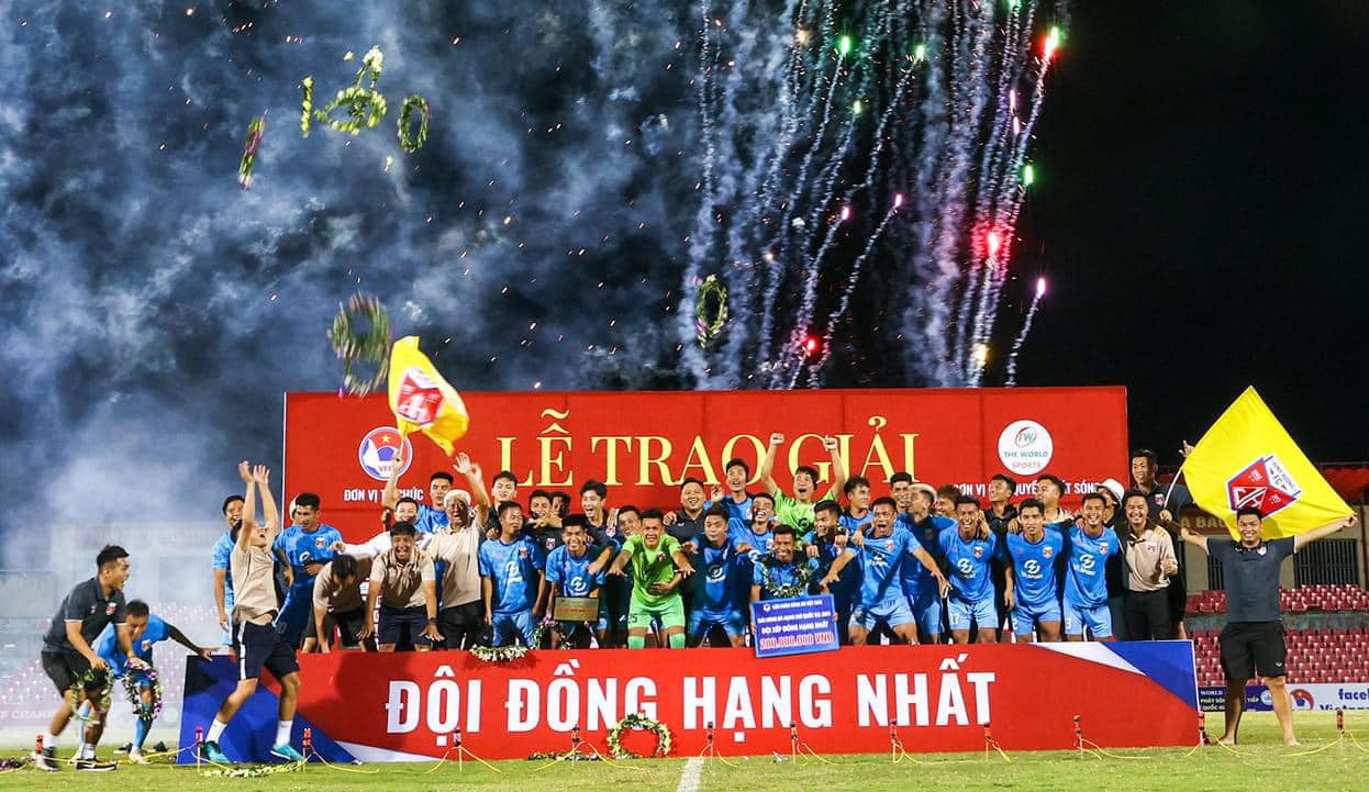 Doanh nhân khao khát vực dậy bóng đá TP HCM - Ảnh 5.