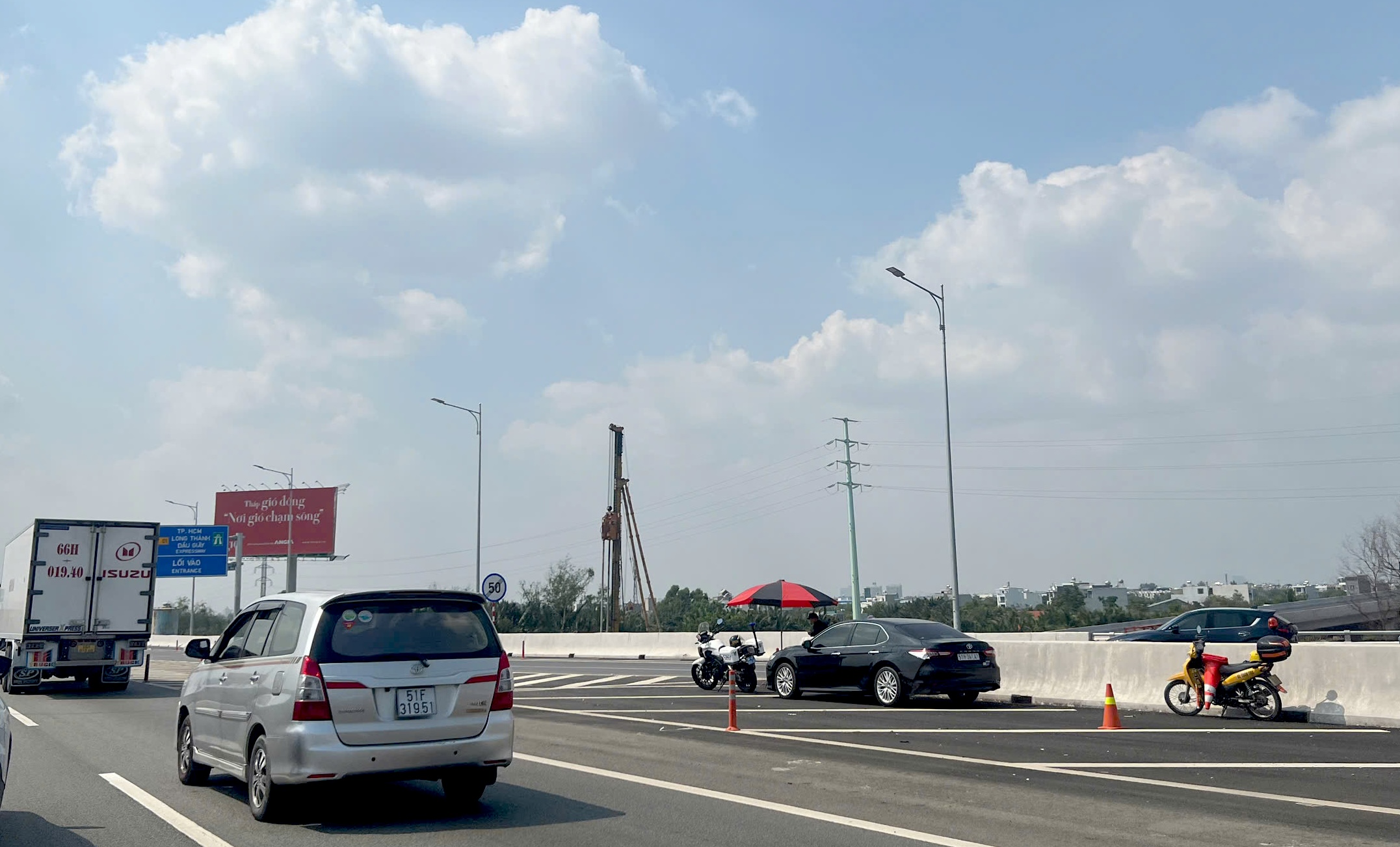 Chiều mùng 5, cao tốc Dầu Giây về TP.HCM ùn ứ đoạn trạm thu phí, nút giao An Phú thoáng 5 cao tốc - Ảnh 5.